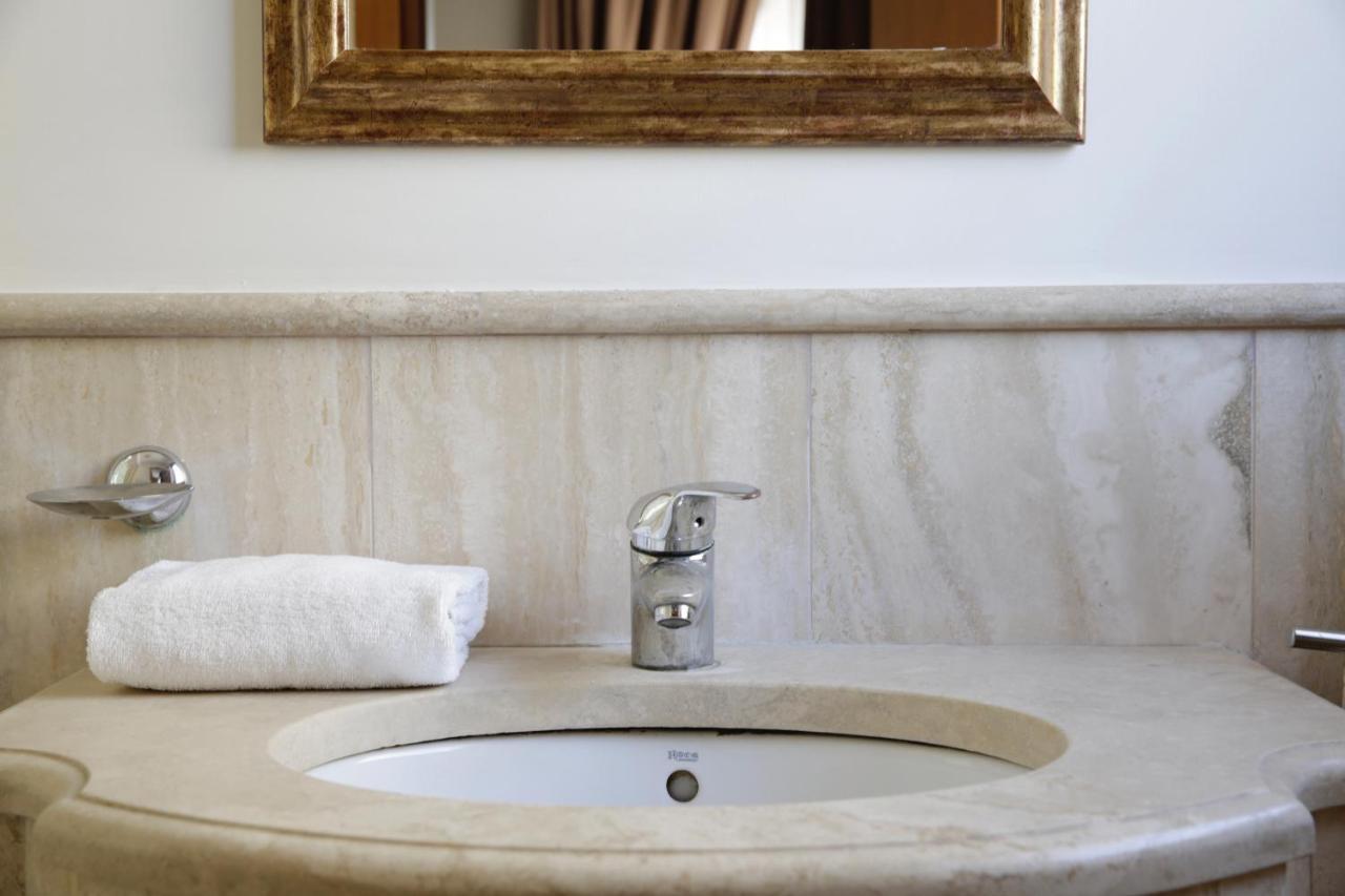 Hotel Ponte Milvio Rome Buitenkant foto